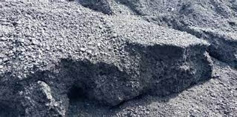 Petroleum Coke: A Versatile Carbon Source for Diverse Industrial Applications!